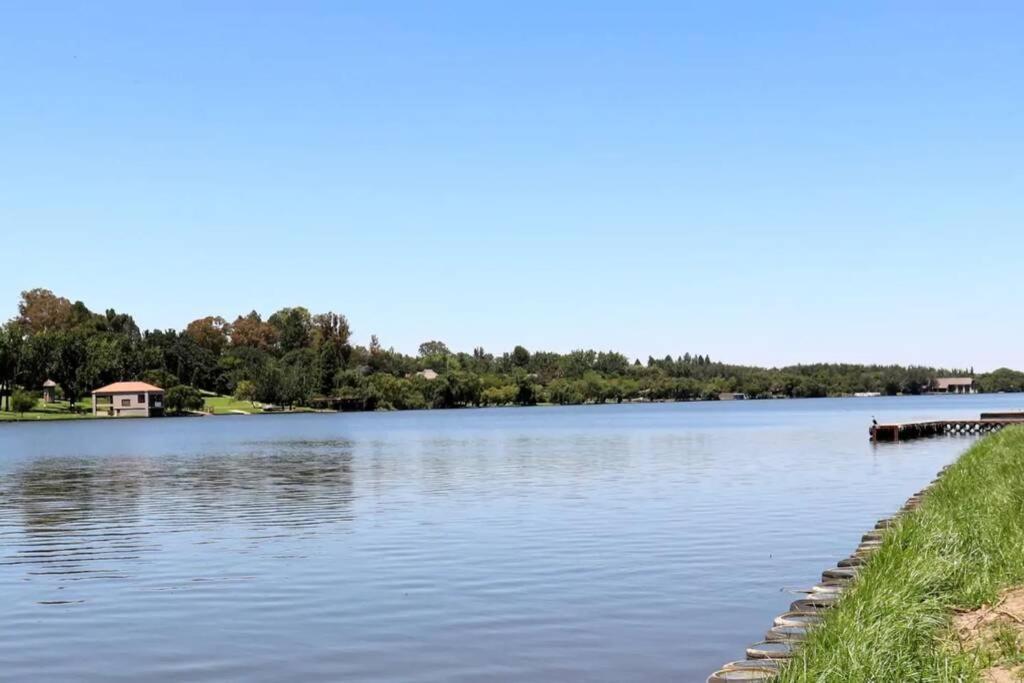 Vaal Villa Vanderbijlpark Exterior photo